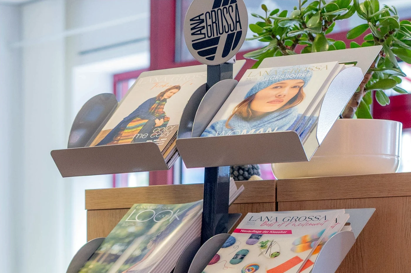 Lana Grossa Anleitungshefte und Magazine bei WollFadenZauber